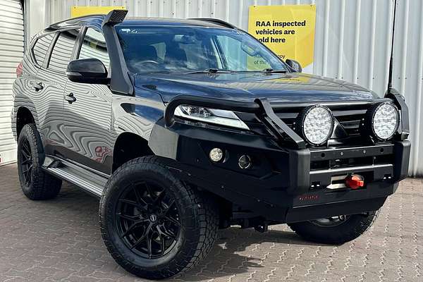 2022 Mitsubishi Pajero Sport GLS QF thumb-0