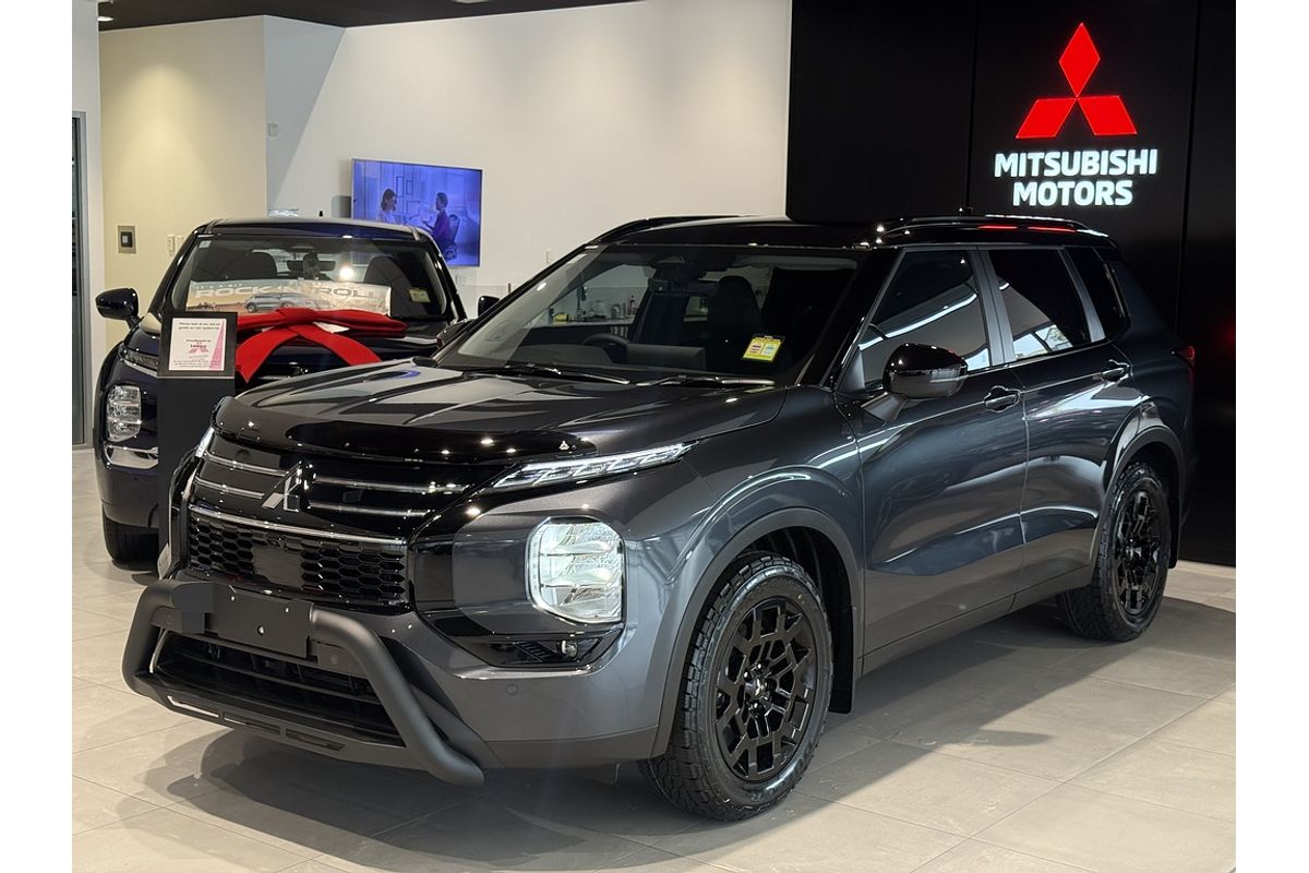 2025 Mitsubishi ZM Outlander LS Black Edition AWD 