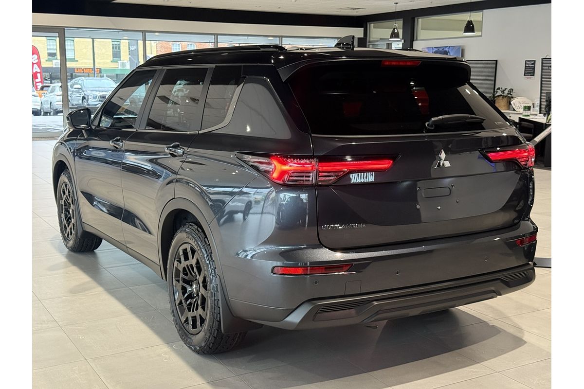 2025 Mitsubishi ZM Outlander LS Black Edition AWD 