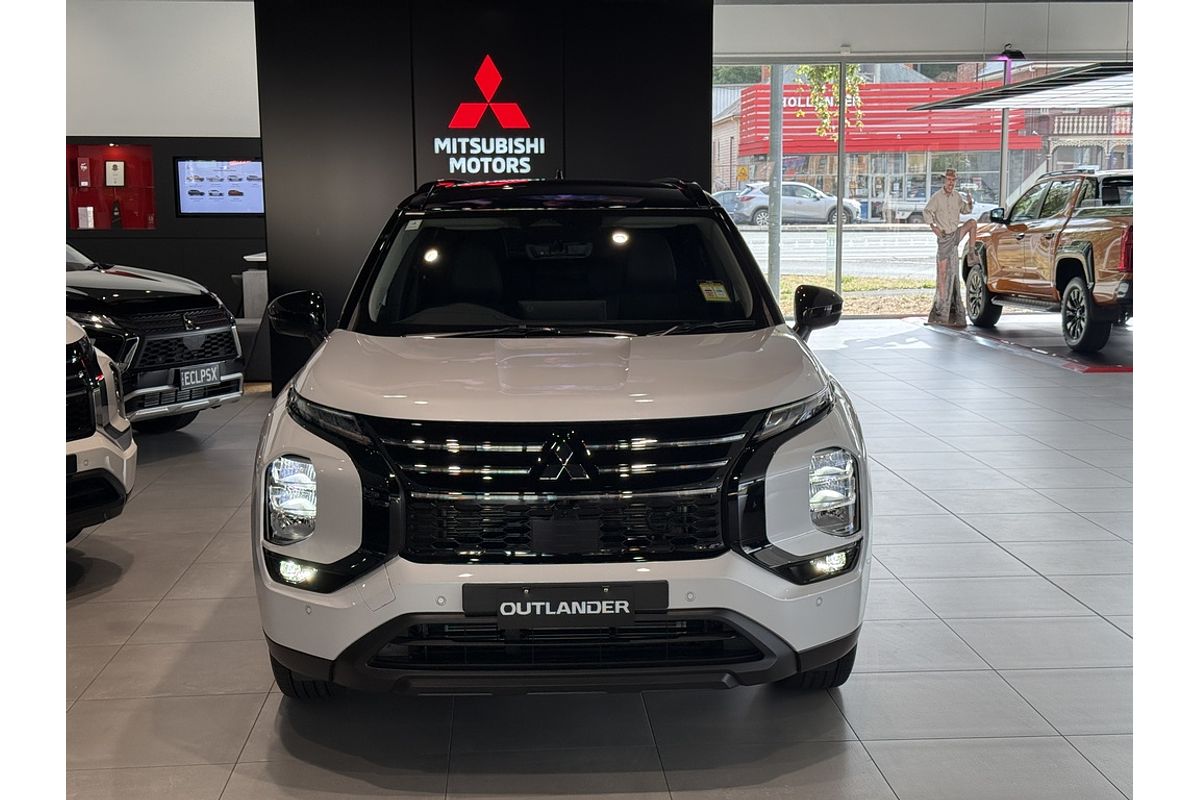 2025 Mitsubishi Outlander LS ZM