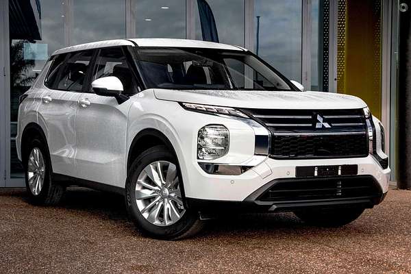 2025 Mitsubishi Outlander ES ZM