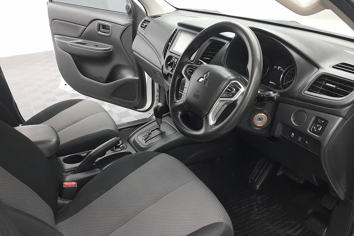 2022 Mitsubishi Triton GLX MR 4X4