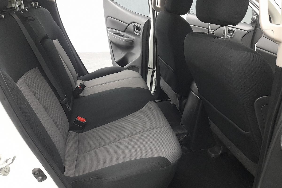 2022 Mitsubishi Triton GLX MR 4X4