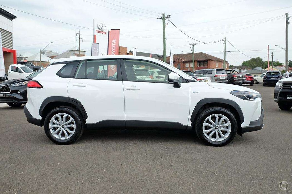 2024 Toyota Corolla Cross GX MXGH10R