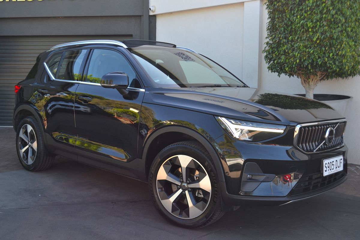 2023 Volvo XC40 Plus B4