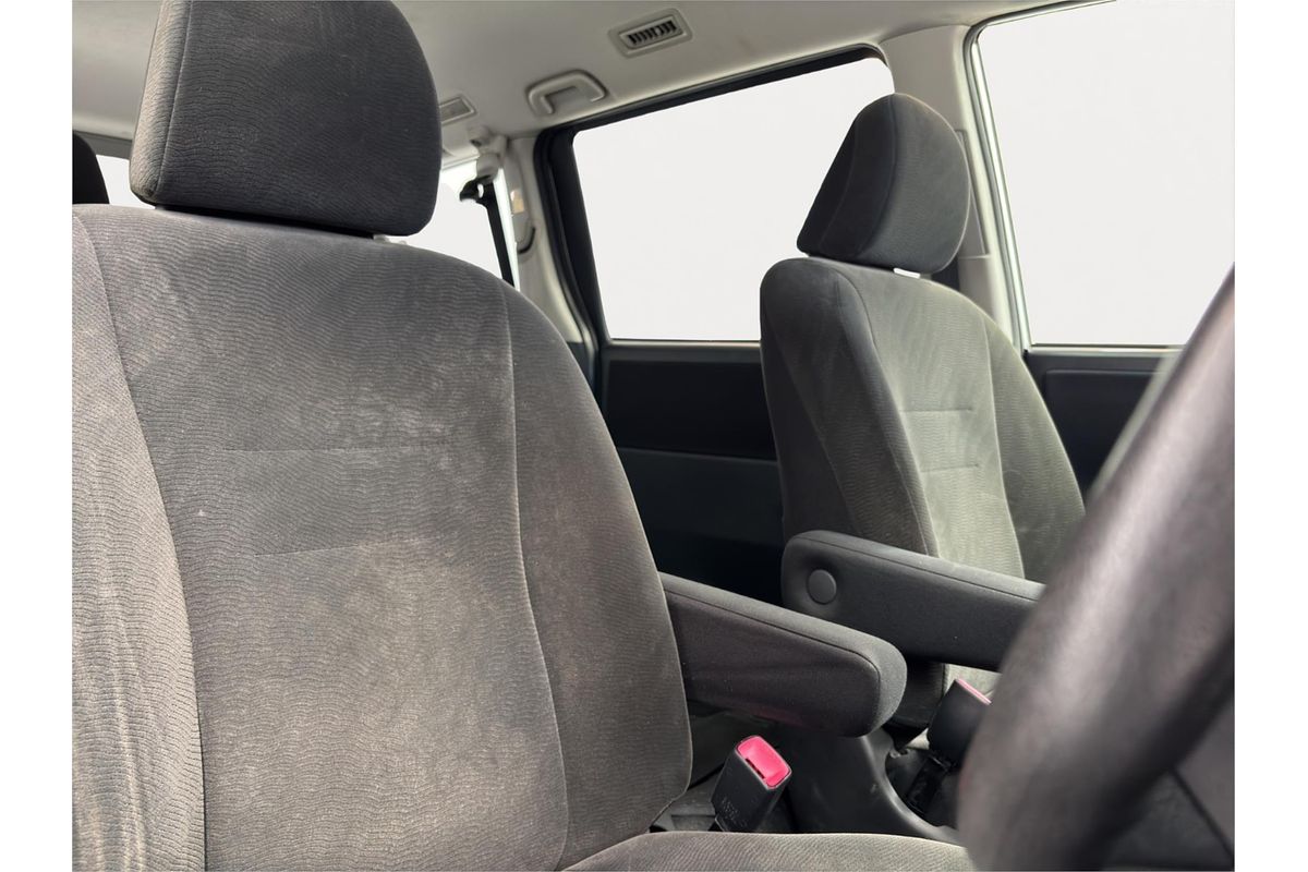 2011 Toyota Voxy Welcab