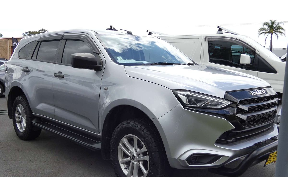 2022 Isuzu MU-X LS-M