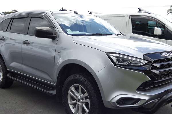 2022 Isuzu MU-X LS-M
