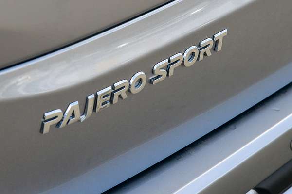 2024 Mitsubishi Pajero Sport GLS QG thumb-19