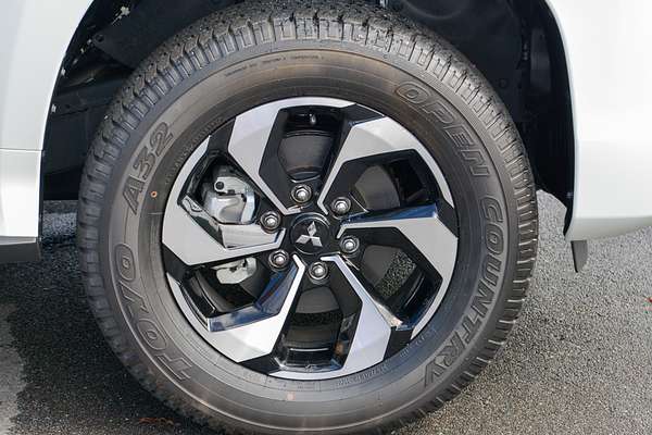 2025 Mitsubishi Pajero Sport GLS QG thumb-3