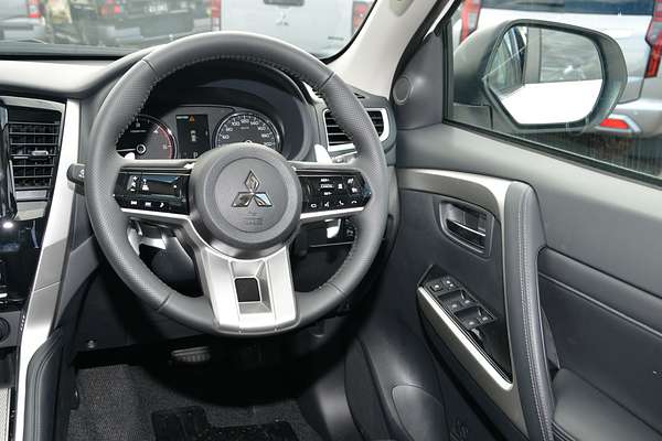 2025 Mitsubishi Pajero Sport GLS QG thumb-17