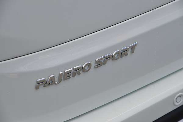 2025 Mitsubishi Pajero Sport GLS QG thumb-19