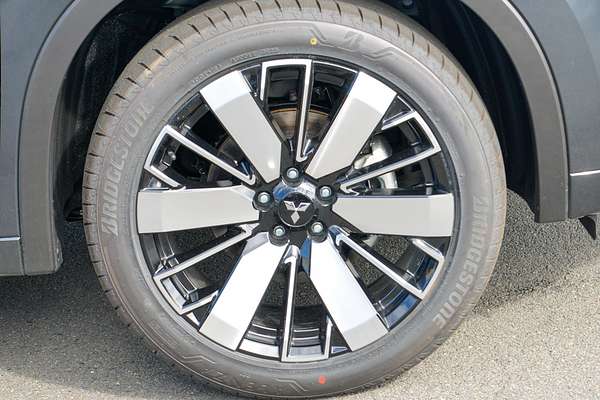 2025 Mitsubishi Outlander Exceed ZM thumb-3