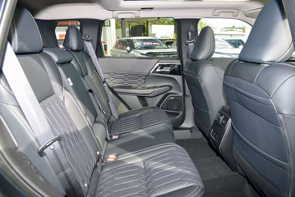 2025 Mitsubishi Outlander Exceed ZM thumb-8