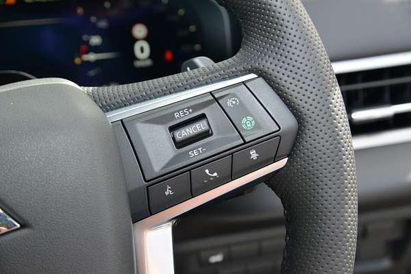 2025 Mitsubishi Outlander Exceed ZM thumb-15