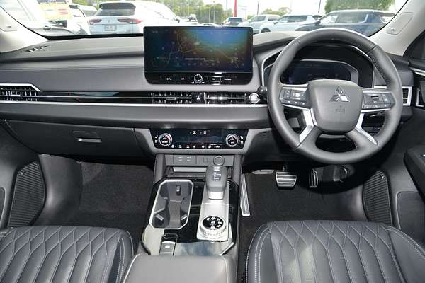 2025 Mitsubishi Outlander Exceed ZM thumb-17