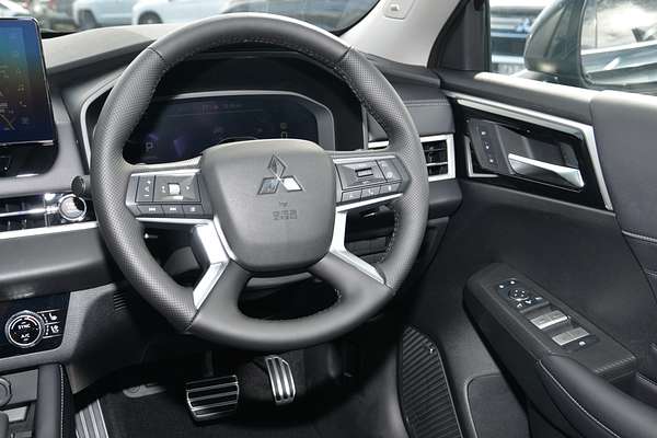2025 Mitsubishi Outlander Exceed ZM thumb-18