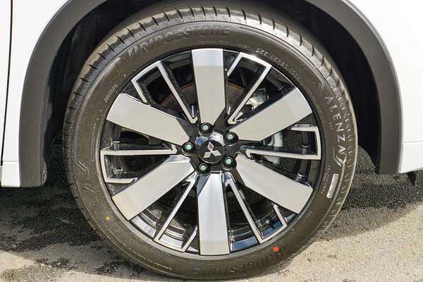 2025 Mitsubishi Outlander Exceed ZM thumb-3