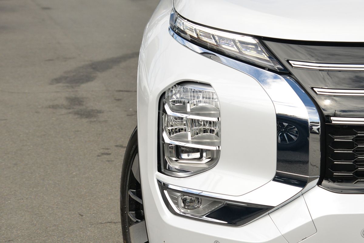 2025 Mitsubishi Outlander Exceed ZM