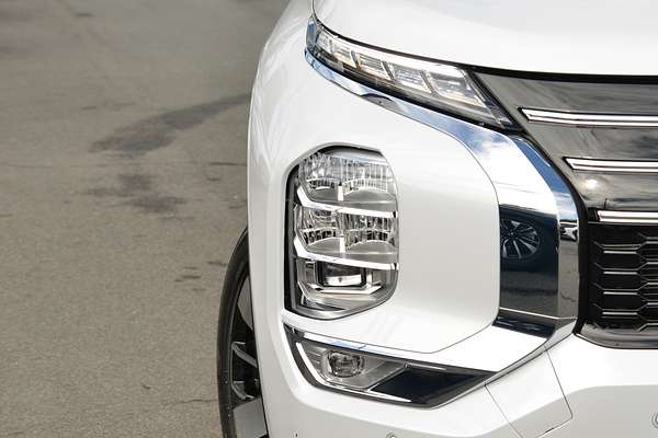 2025 Mitsubishi Outlander Exceed ZM thumb-1