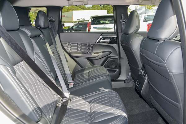 2025 Mitsubishi Outlander Exceed ZM thumb-8