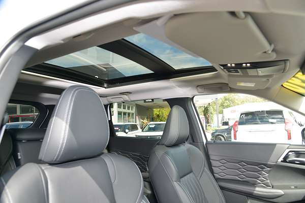 2025 Mitsubishi Outlander Exceed ZM thumb-10