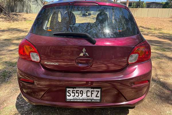 2019 Mitsubishi Mirage ES LA thumb-6