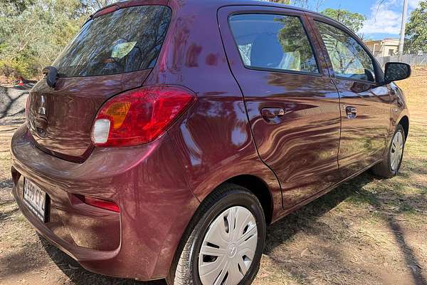 2019 Mitsubishi Mirage ES LA thumb-7