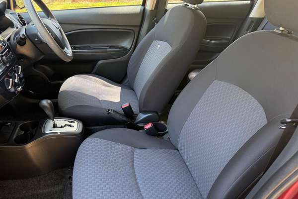 2019 Mitsubishi Mirage ES LA thumb-18