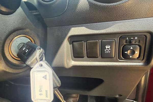 2019 Mitsubishi Mirage ES LA thumb-23