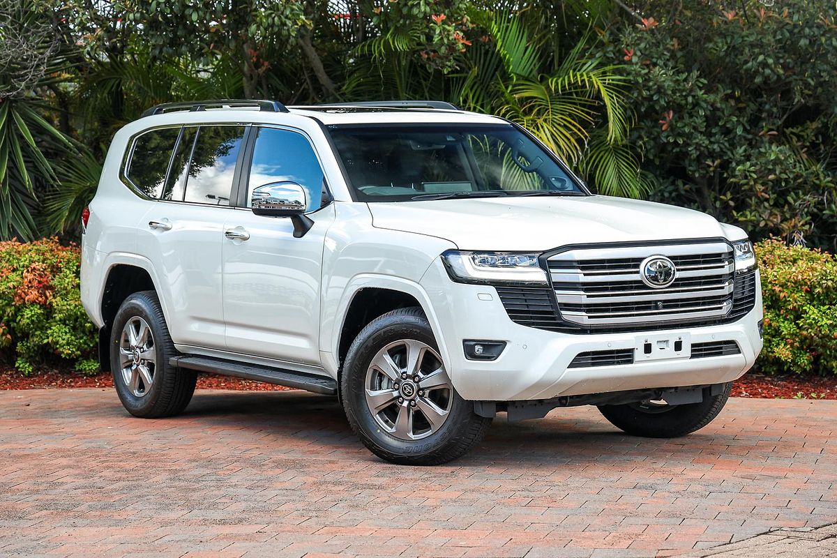 2022 Toyota Landcruiser Sahara FJA300R