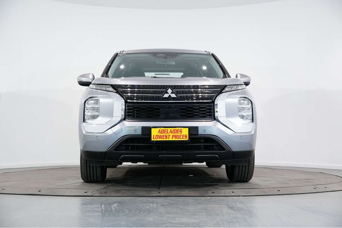 2023 Mitsubishi Outlander ES ZM