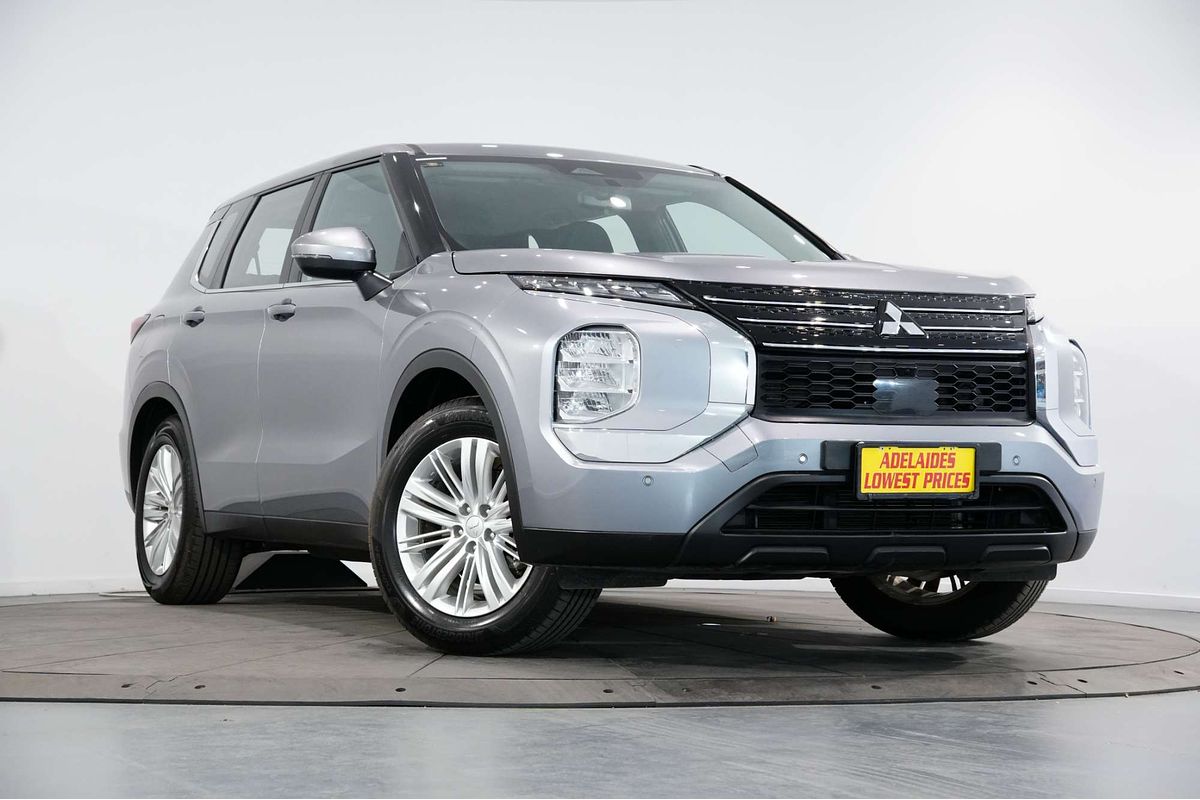 2023 Mitsubishi Outlander ES ZM