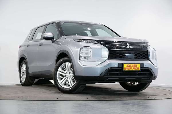 2023 Mitsubishi Outlander ES ZM