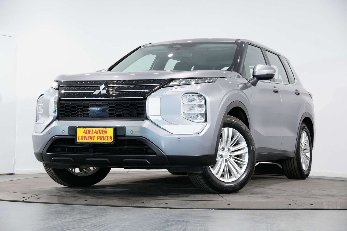 2023 Mitsubishi Outlander ES ZM