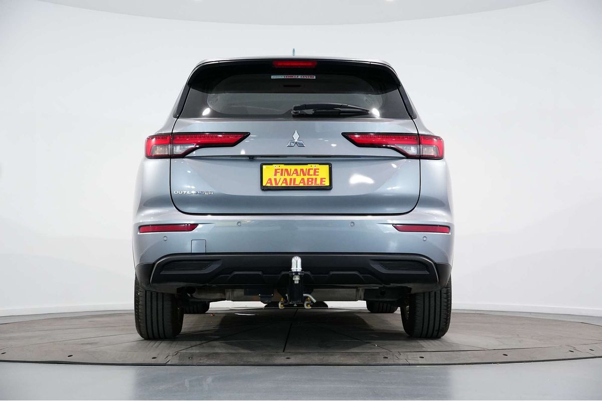 2023 Mitsubishi Outlander ES ZM