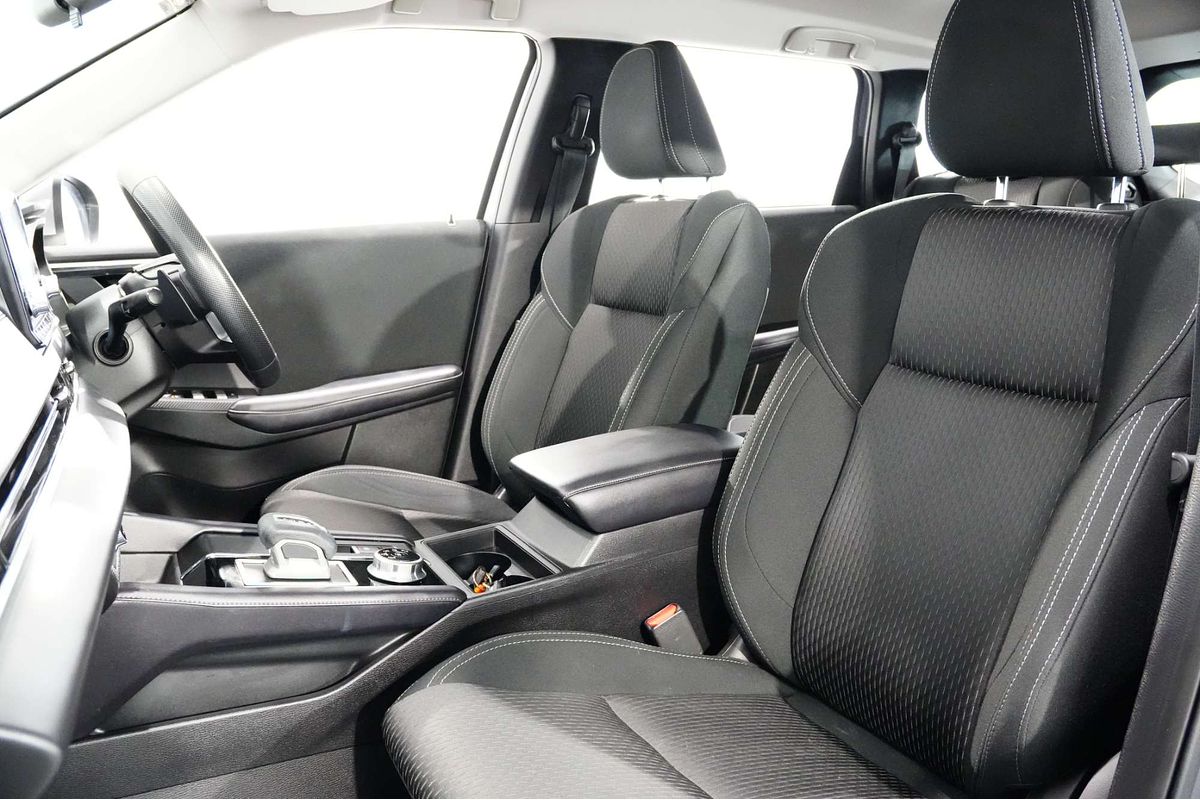 2023 Mitsubishi Outlander ES ZM