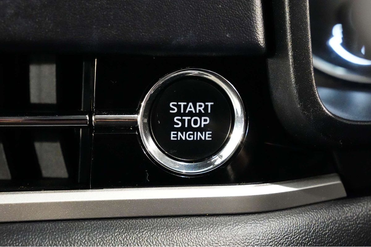 2023 Mitsubishi Outlander ES ZM