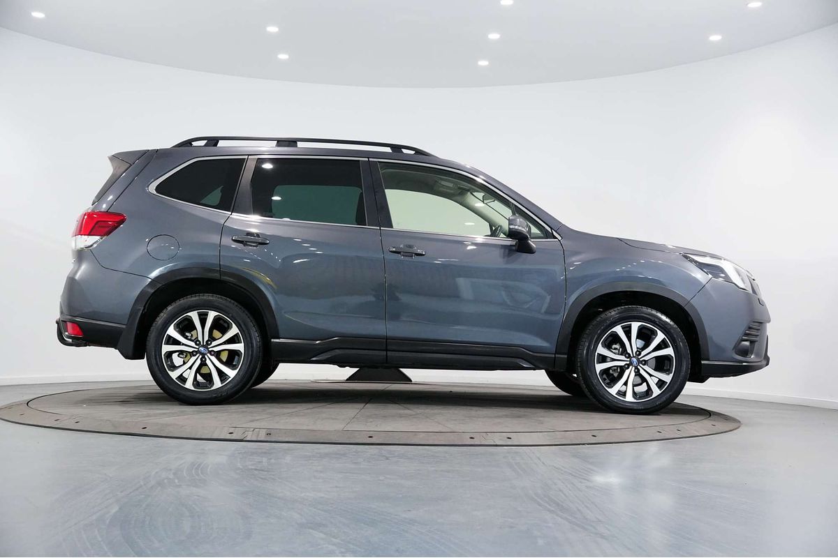 2023 Subaru Forester 2.5i Premium S5