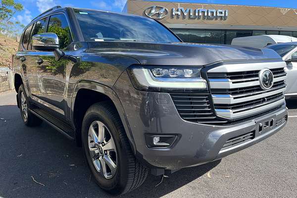 2024 Toyota Landcruiser Sahara FJA300R