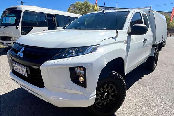 2020 Mitsubishi Triton GLX ADAS MR 4X4