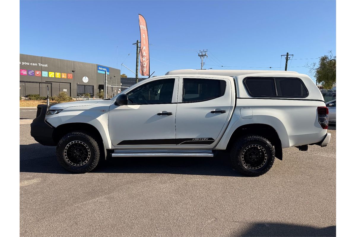 2022 Mitsubishi Triton GLX MR 4X4