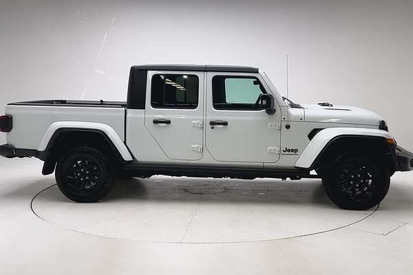 2022 Jeep Gladiator Night Eagle JT 4X4 thumb-8
