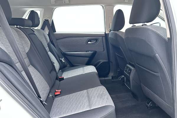 2024 Nissan X-TRAIL ST T33 thumb-11