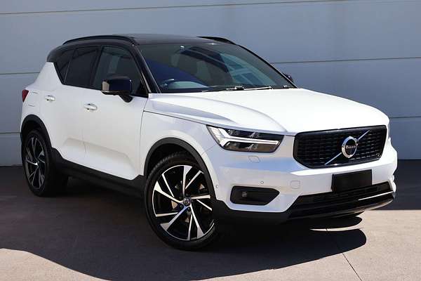 2022 Volvo XC40 T5 R-Design