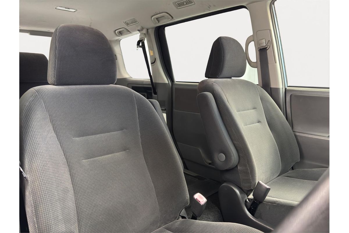 2008 Toyota Voxy Welcab