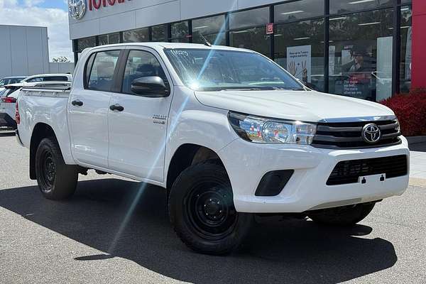 2017 Toyota Hilux SR GUN126R 4X4
