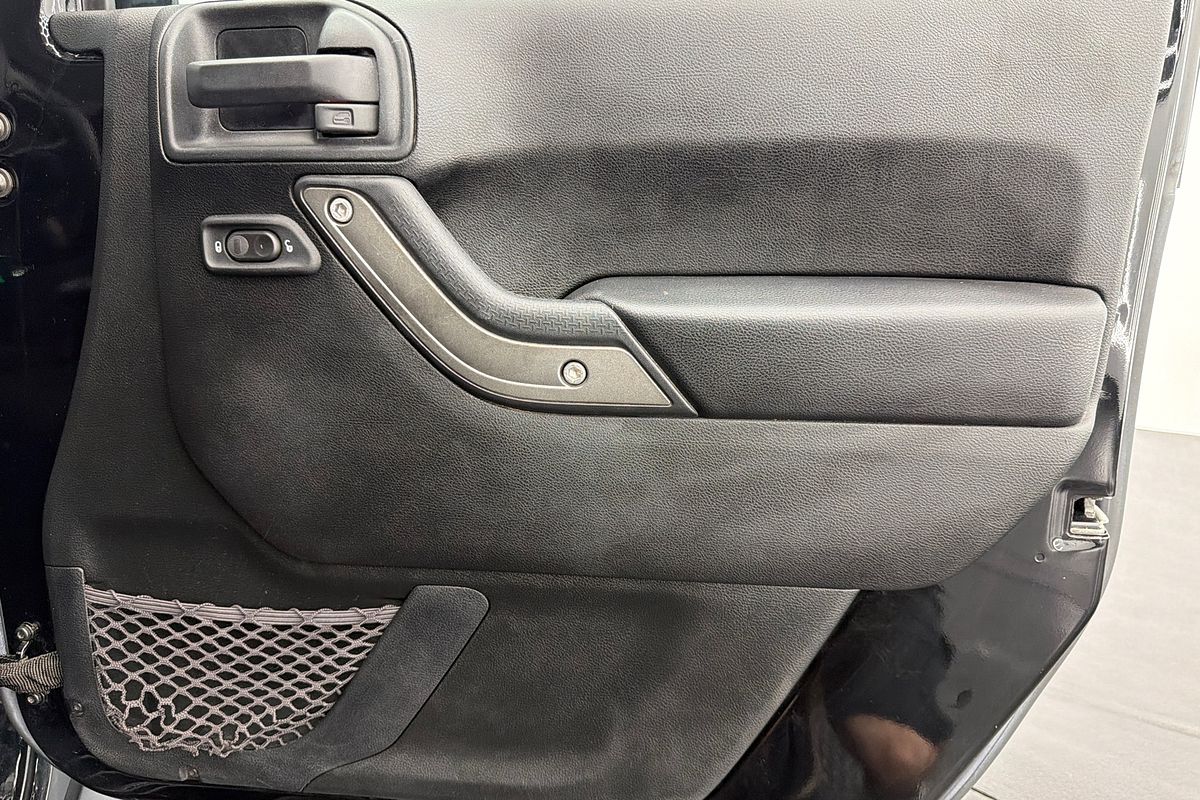 2016 Jeep Wrangler Unlimited Sport JK