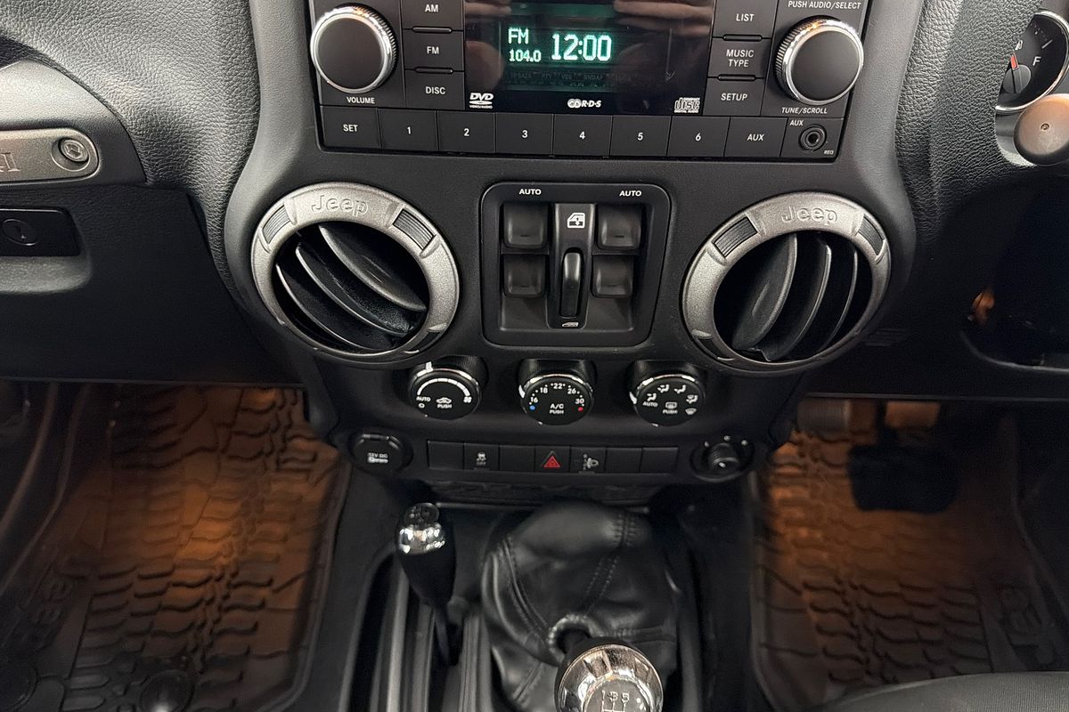 2016 Jeep Wrangler Unlimited Sport JK