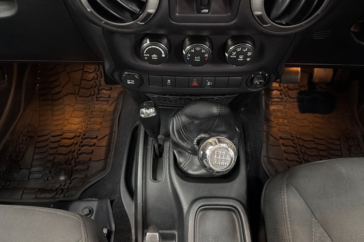 2016 Jeep Wrangler Unlimited Sport JK